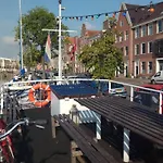Amice Botel