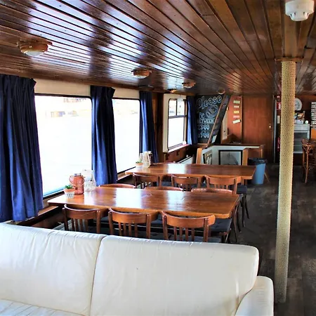 Amice Bateau-hôtel *