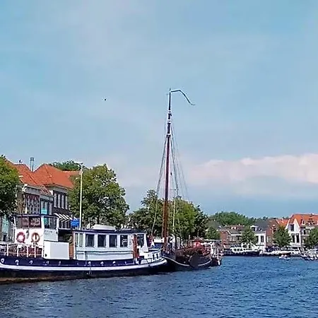 Amice Botel *