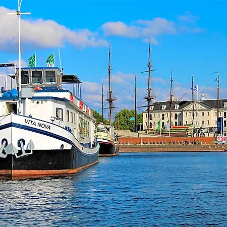 Botel Amice