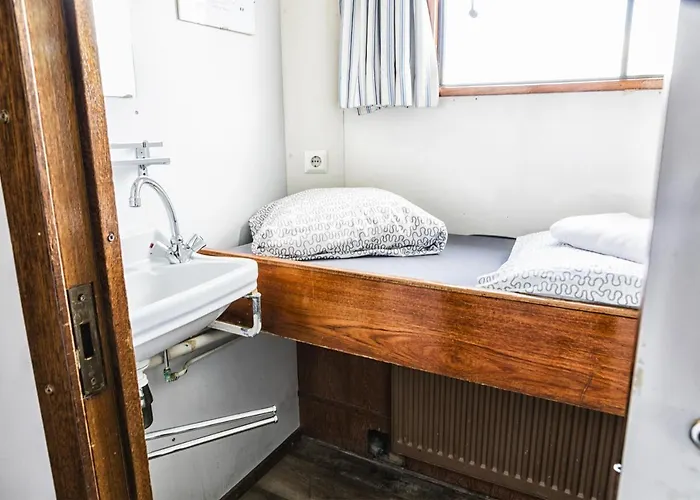 船上ホテル Amice *