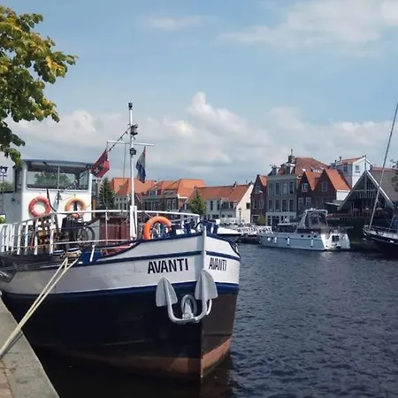 Botel Amice