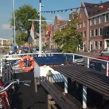Amice Botel
